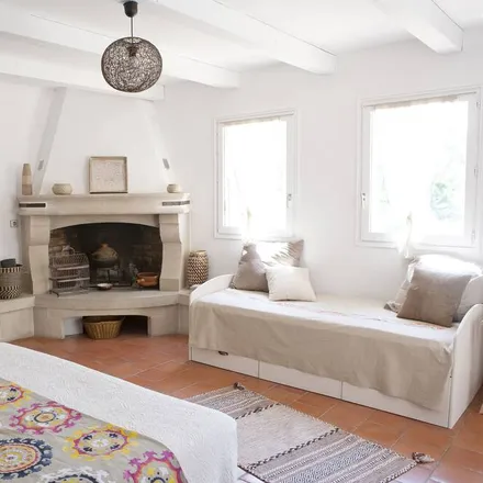 Rent this 1 bed house on Route de Mazaugues in 83136 La Roquebrussanne, France