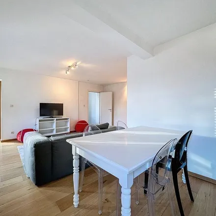 Rent this 1 bed apartment on Avenue Sainte-Alix - Sinte-Aleidislaan 55 in 1150 Woluwe-Saint-Pierre - Sint-Pieters-Woluwe, Belgium