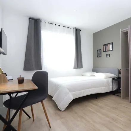 Rent this 2 bed room on 7 Boulevard du Colombier in 35000 Rennes, France