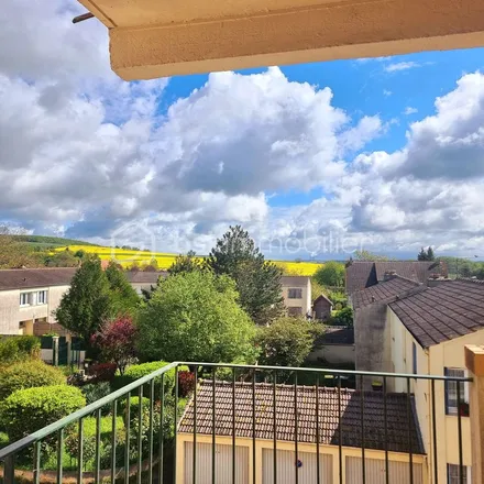 Rent this 2 bed apartment on 2 Chemin du Cours aux Piats in 77114 Gouaix, France