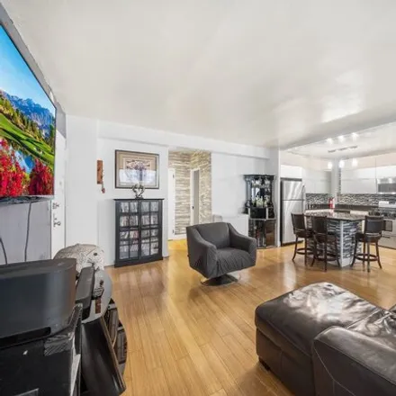 Image 3 - 12399 Flatlands Avenue, New York, NY 11208, USA - Condo for sale