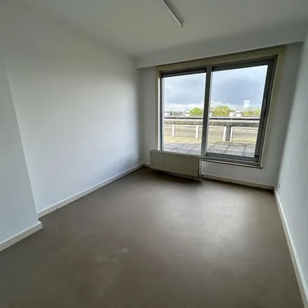 Rent this 3 bed apartment on Dascottelei 106 in 2100 Antwerp, Belgium