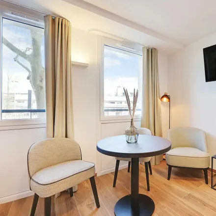 Image 7 - 78 Avenue Henri Martin, 75116 Paris, France - Apartment for rent