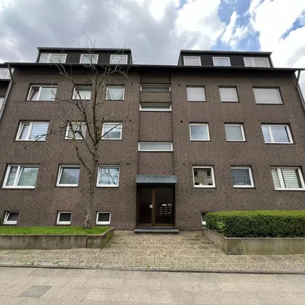 Rent this 2 bed apartment on ehem. Höltebergschule in Altenessener Straße 196, 45326 Essen