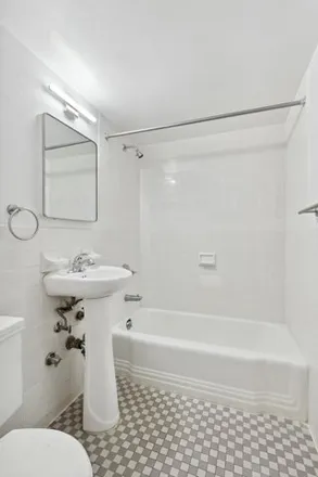 Image 7 - 321 East 48th Street, New York, NY 10017, USA - Condo for sale