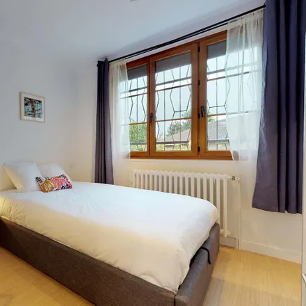 Rent this 12 bed room on 23 Avenue de l’Étoile in 93160 Noisy-le-Grand, France