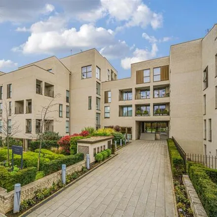 Buy this 3 bed apartment on The Avenue in 5-7 The Avenue, Brondesbury Park