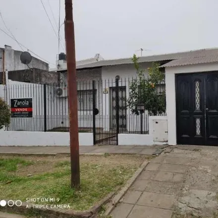 Buy this 4 bed house on Guayaquil 222 in Partido de Morón, 1712 Morón