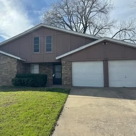 Rent this 3 bed house on 7591 Ridgeway Avenue in North Richland Hills, TX 76182