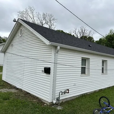 Image 2 - 2136 W Atlantic St, Springfield, Missouri, 65803 - House for sale
