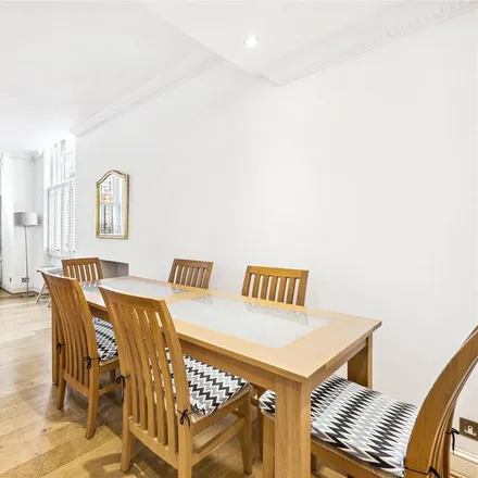 Rent this 3 bed apartment on 7 Laverton Place in London, SW5 0PL