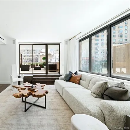 Image 2 - 422 East 72nd Street, New York, NY 10021, USA - Condo for rent