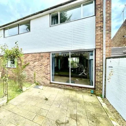 Rent this 4 bed house on Fraser Avenue in Reading, RG4 6RT