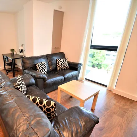 Rent this 2 bed apartment on 75 Edridge Road in London, CR0 1EJ