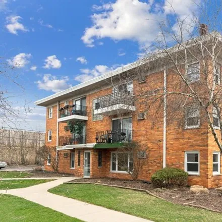 Buy this 2 bed condo on 10791 Lloyd Drive in Worth, IL 60482