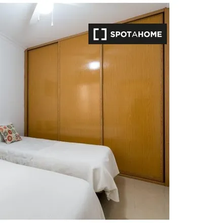 Image 3 - Mapfre, Calle Esperanza de Triana, 55, 41010 Seville, Spain - Apartment for rent