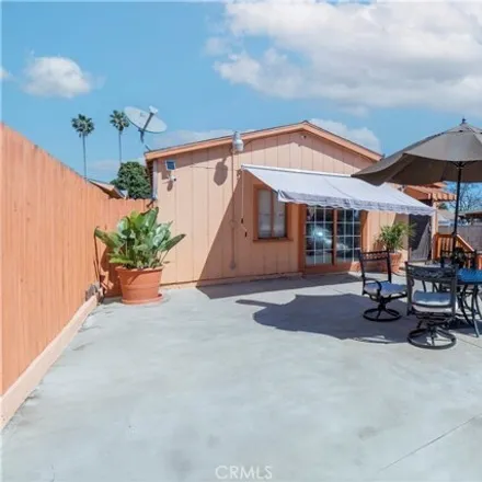 Image 6 - 1293 West Young Street, Los Angeles, CA 90744, USA - House for sale