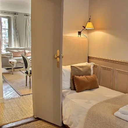 Image 9 - 32 Rue Vieille du Temple, 75004 Paris, France - Apartment for rent