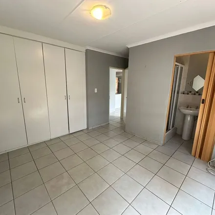 Image 7 - Progress Road, Lindhaven, Roodepoort, 1725, South Africa - Townhouse for rent