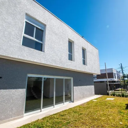 Buy this 3 bed house on Rua Juscelino Golçalves 209 in São Braz, Curitiba - PR