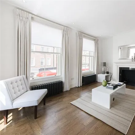 Rent this 3 bed apartment on 8 Bloomfield Terrace in London, SW1W 8PQ