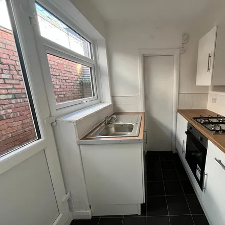 Image 3 - Tudor Street South, Liverpool, L6 6AG, United Kingdom - Townhouse for rent