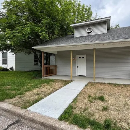 Rent this 3 bed house on 278 East Juda Avenue in Collinsville, IL 62234