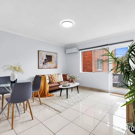 Image 7 - Sandal Crescent, Carramar NSW 2163, Australia - Apartment for rent