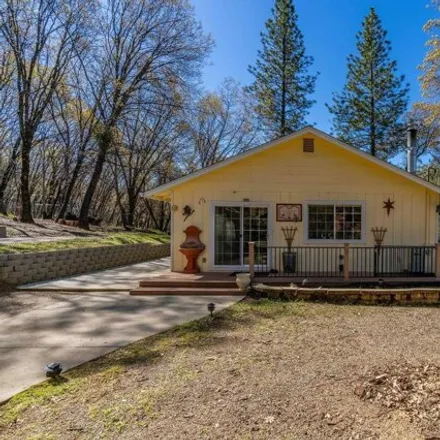 Image 3 - 105 Pine Crest Lane, Calaveras County, CA 95255, USA - House for sale