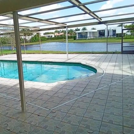 Image 3 - 16653 Golfview Drive, Weston, FL 33326, USA - House for sale
