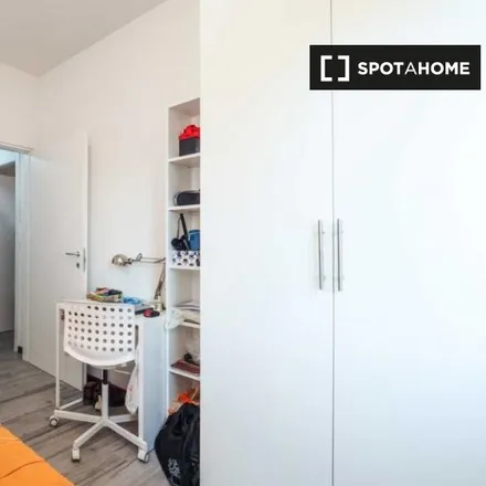 Rent this 5 bed room on Via Giuseppe Frua in 20146 Milan MI, Italy