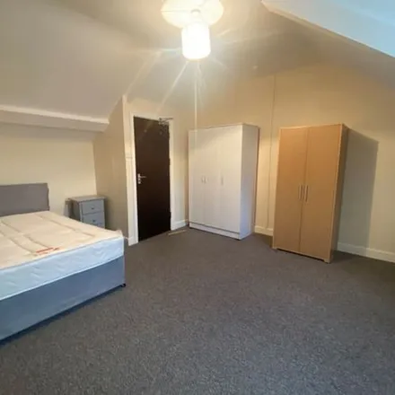 Image 3 - Malvern Terrace, Swansea, SA2 0AT, United Kingdom - Apartment for rent