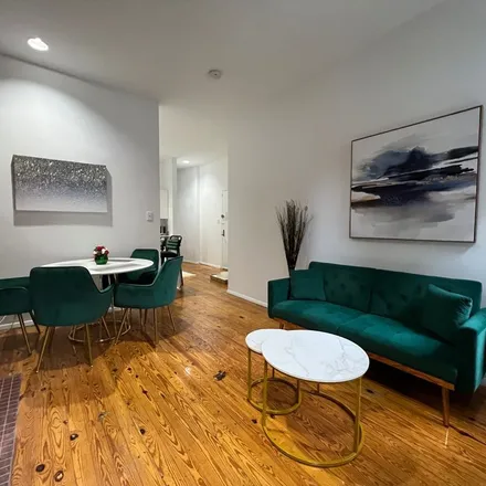 Image 9 - 207 Columbus Avenue, New York, NY 10023, USA - Apartment for rent