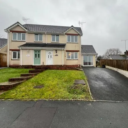 Buy this 4 bed duplex on Bryn Deri Close in Adpar, SA38 9NP