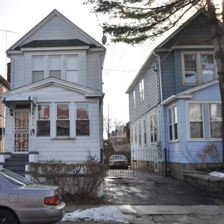 Buy this 3 bed house on 910 Cranford Avenue in New York, NY 10466
