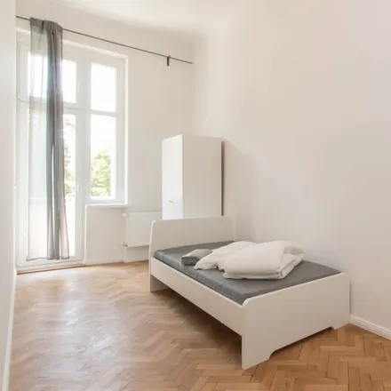 Rent this 8 bed room on Hermannstraße 25 in 12049 Berlin, Germany