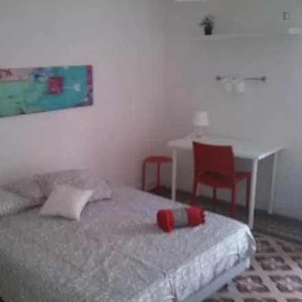 Rent this 5 bed room on Carrer Gran de Gràcia in 101, 08001 Barcelona