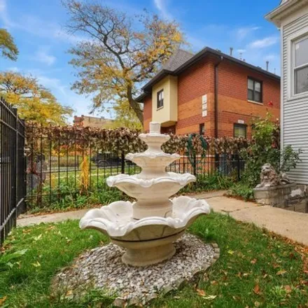 Image 2 - 2106 North Whipple Street, Chicago, IL 60647, USA - House for sale