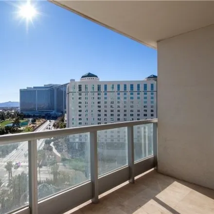 Image 6 - Turnberry Towers Tower I, Joe W Brown Drive, Winchester, NV 89169, USA - House for sale