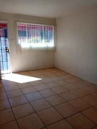 Image 4 - 655 Charleston Street Southeast, Albuquerque, NM 87108, USA - House for sale