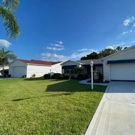 Rent this 3 bed house on 806 Camino Del Rey Drive in The Villages, FL 32159