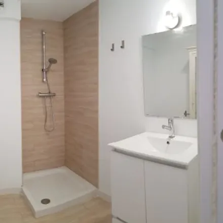 Image 4 - Carrer de Vidal Canelles, 21, 46011 Valencia, Spain - Apartment for rent