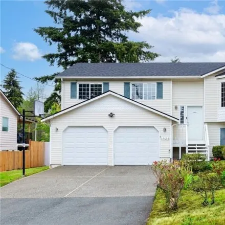 Image 1 - 3920 NE 117th St, Seattle, Washington, 98125 - House for sale