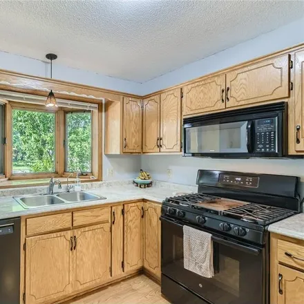 Image 5 - 14211 Upper 54th Street North, Oak Park Heights, Washington County, MN 55082, USA - House for sale