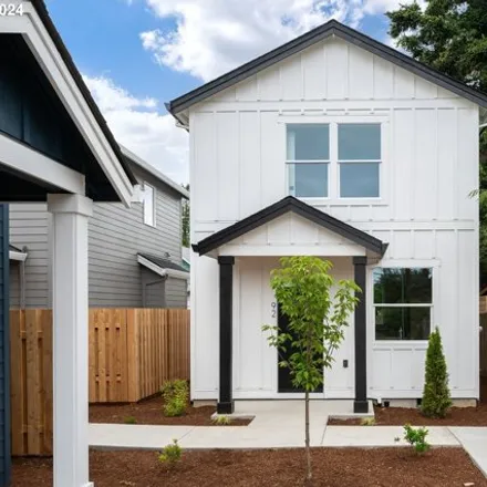 Buy this 2 bed house on 92 NE 73rd Ave in Portland, Oregon