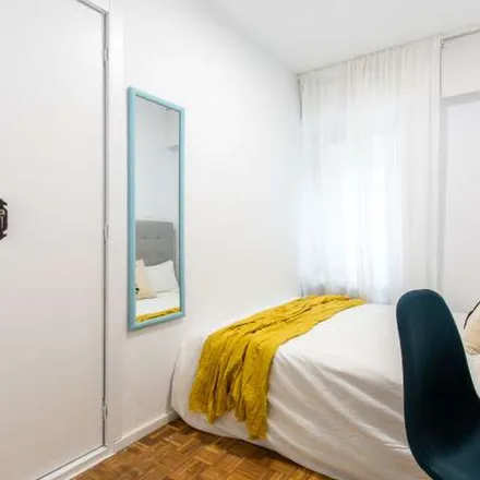 Image 3 - Madrid, Infantil y Polideportivo, Pasaje Can Mayor, 28007 Madrid - Apartment for rent