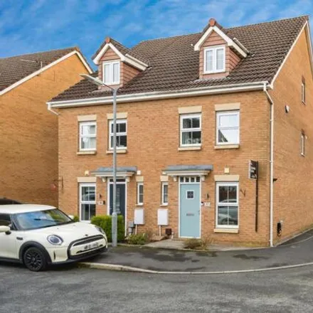 Buy this 3 bed duplex on Brandforth Gardens in Westhoughton, BL5 3ZP