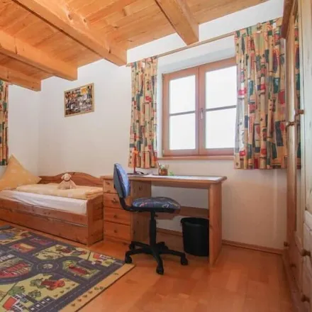 Rent this 2 bed apartment on Traunstein in Bahnhofplatz, 83278 Traunstein