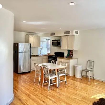 Image 2 - 107 Gates Avenue, New York, NY 11238, USA - Apartment for rent
