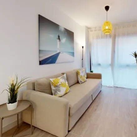 Rent this 5 bed apartment on Carrer del Marquès de Molins / Calle Marqués de Molins in 19, 03004 Alicante